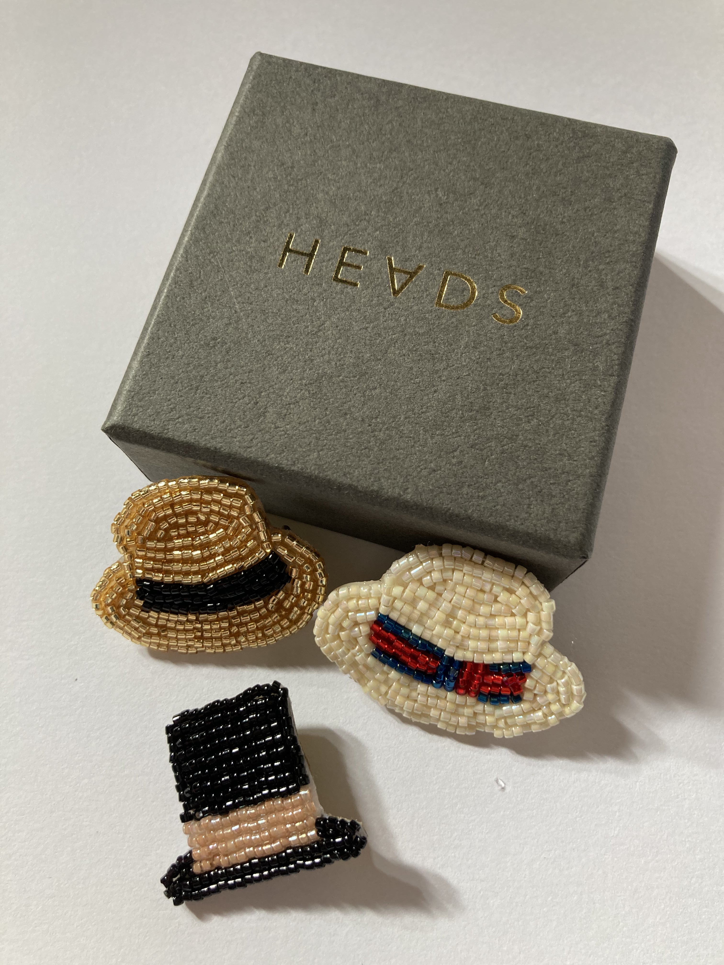 LEEF×HEADS ビーズブローチ